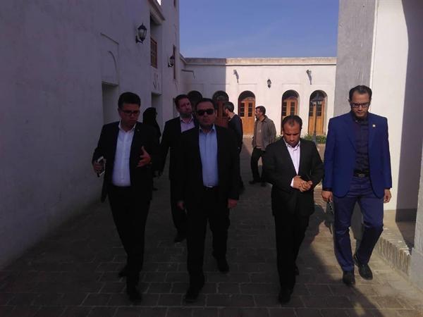 نگاه صندوق احیاء، در واگذاری ها صرفا نگاه اقتصادی نیست نگاه صندوق احیاء، در واگذاری ها صرفا نگاه اقتصادی نیست