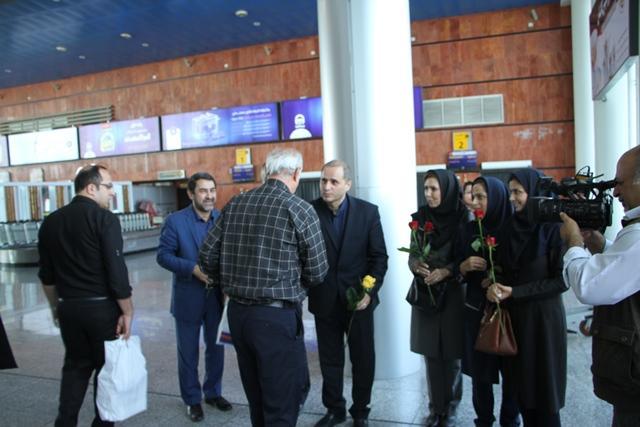استقبال مدیرمیراث فرهنگی، گردشگری و صنایع دستی گیلان از گردشگران در فرودگاه رشت