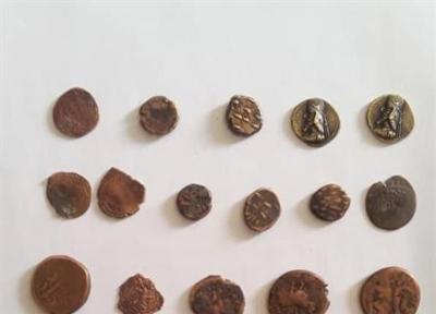 کشف و ضبط 20 سکه تاریخی در نی ریز