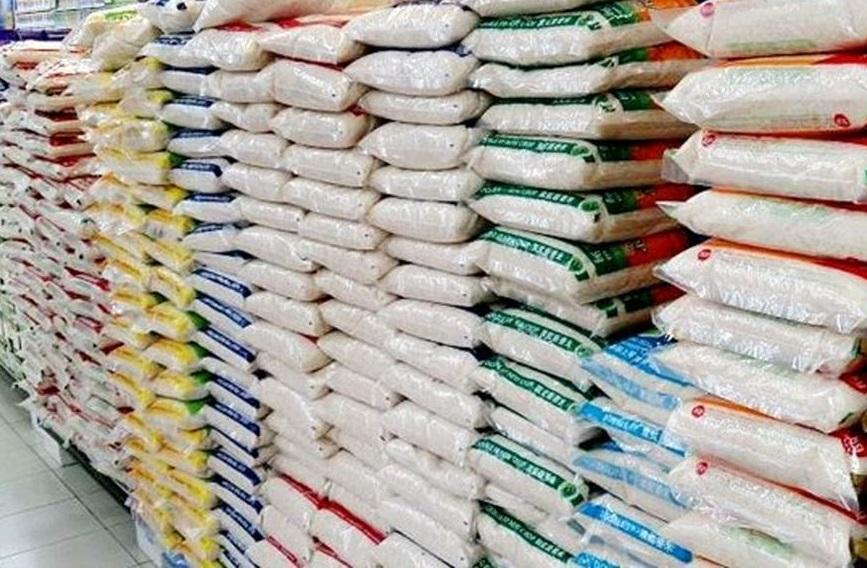 ستاد تنظیم بازار خاطرنشان کرد: عرضه 30 هزار تن برنج وارداتی به قیمت 18500 تومان