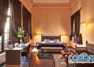 راهنمای نهایی اقامت لوکس در مراکش 2026: ریاض سنتی یا هتل مدرن؟