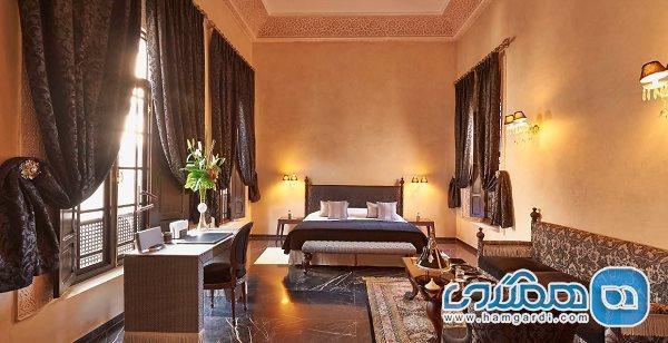 راهنمای نهایی اقامت لوکس در مراکش 2026: ریاض سنتی یا هتل مدرن؟